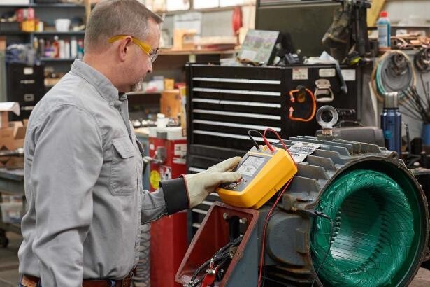 Fluke 1535 and 1537 Insulation Resistance Tester and Megohmmeters